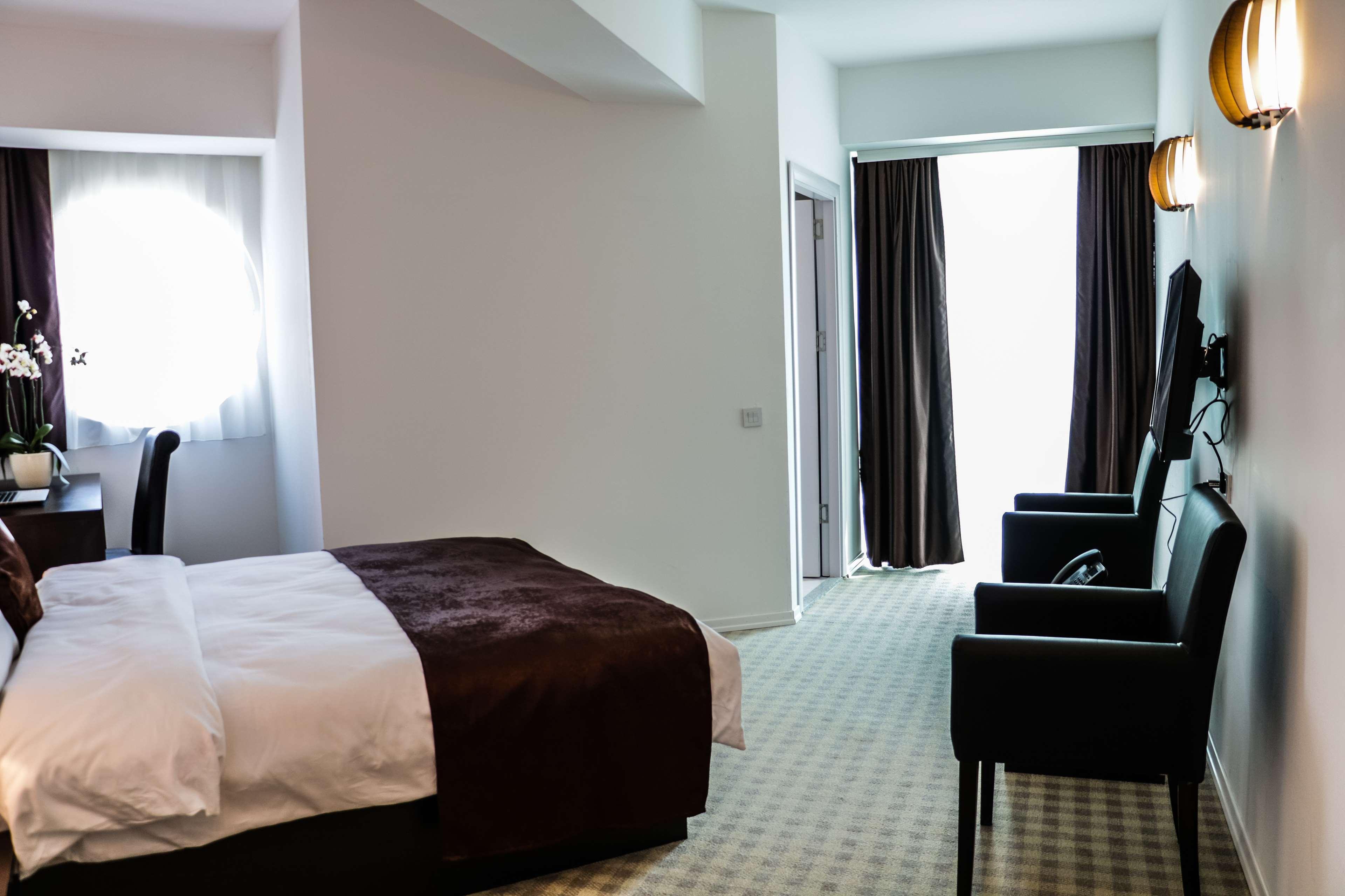Best Western Hotel Galla Sllatine e Madhe Bagian luar foto
